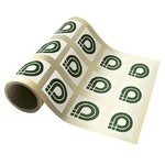 Papieren etiketten op rol, zelfklevend.