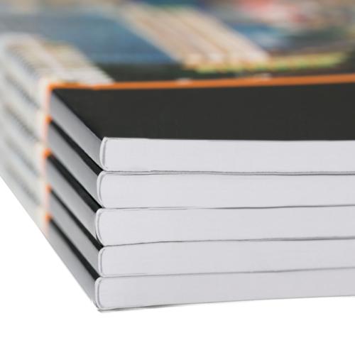Brochure met rugniet.
