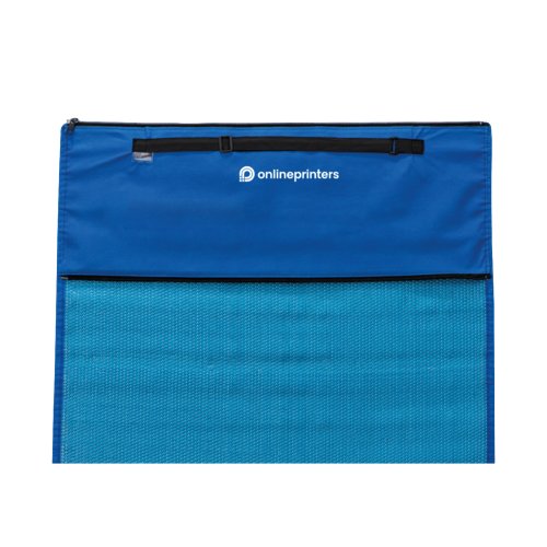 Blauwe strandmat met handvat en ritssluiting.