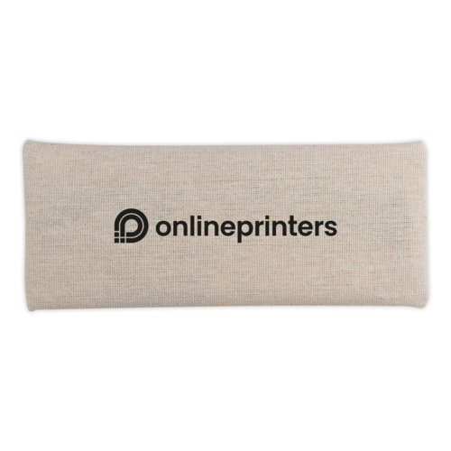 Beige schrijfset met balpen, potlood, liniaal, puntenslijper en gum.