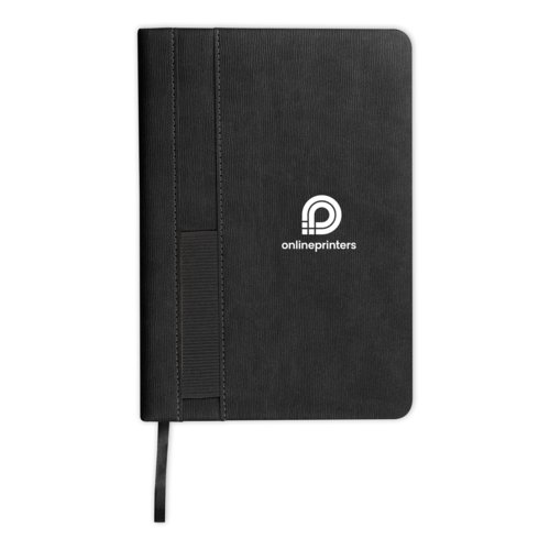 Zwart notitieboek met elastische band en leeslint.