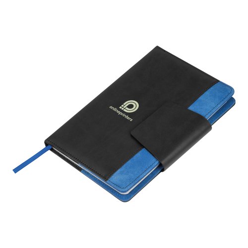 Blauw notitieboek met sluitband en bladwijzer.