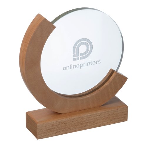 Houten trofee met rond glaselement.