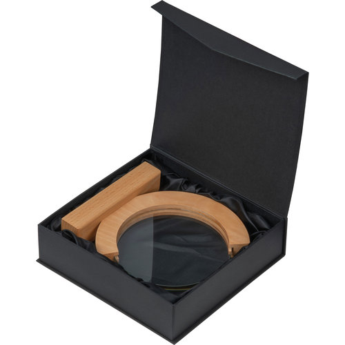 Beige trofee met bamboe voet.