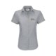 Lichtgrijze Oxford damesblouse met korte mouwen.