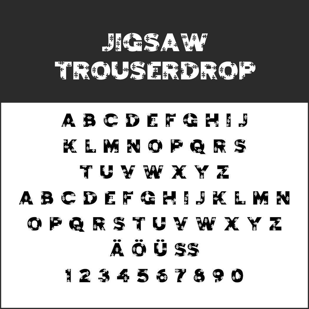 Het grunge-stijl lettertype Jigsaw Trouserdrop wordt getoond, ideaal voor posterlettertypen. Het bevat hoofdletters A-Z, speciale tekens Ä, Ö, Ü en de cijfers 0-9 met een verweerde, getextureerde uitstraling op een witte achtergrond.