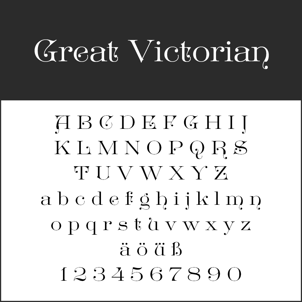 De afbeelding toont een voorbeeld van een lettertype met de titel Great Victorian, perfect voor menulettertypen met zijn sierlijke stijl. Het bevat hoofdletters, kleine letters, speciale tekens en de cijfers 0-9, allemaal verrijkt met decoratieve accenten die kenmerkend zijn voor de typografie uit het Victoriaanse tijdperk.
