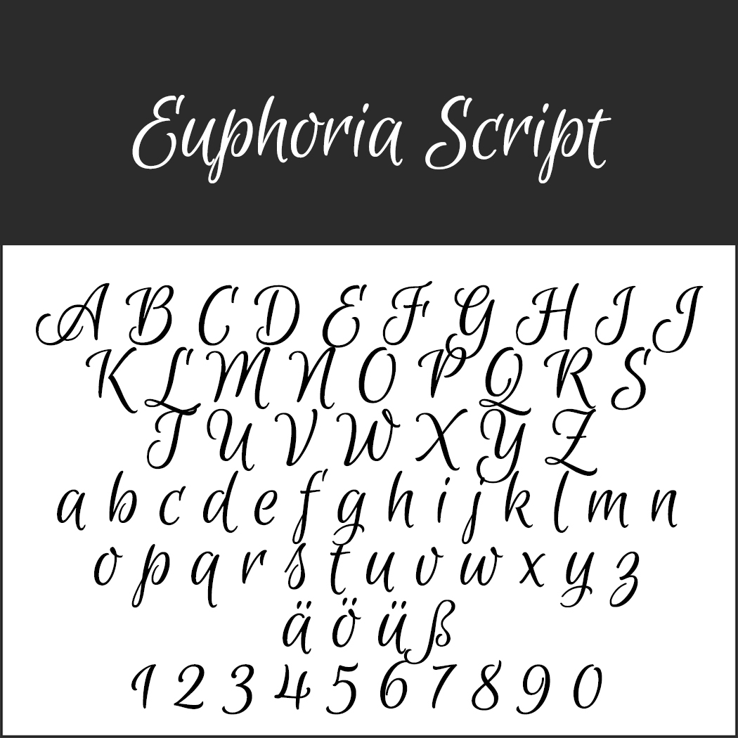 Een voorbeeld van het Euphoria Script-lettertype toont hoofdletters en kleine letters, cijfers en speciale tekens. Dit elegante, cursieve ontwerp heeft een vleugje Valentinstag Schriften-charme en wordt gepresenteerd op een witte achtergrond met een zwarte koptekst met de naam van het lettertype.
