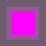 Een felroze vierkant met een donkerpaarse achtergrond in het midden, omgeven door een iets lichtere paarse rand. De kleuren van het vierkant en de achtergrond zorgen voor een contrasterend, geometrisch ontwerp.